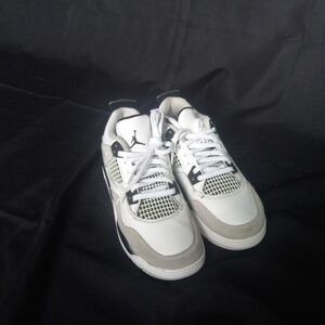 Jordan 4 Retro